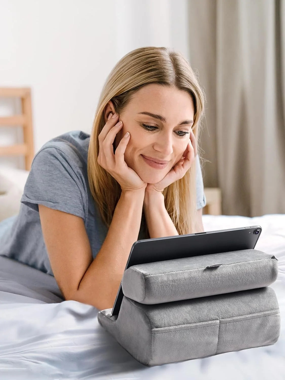 iPad Stand Pillow, Adjustable Tablet Holder for Sofa/Desk/Bed, Phone Holder,3 Viewing Angles, Sponge Rubber Material, Grey