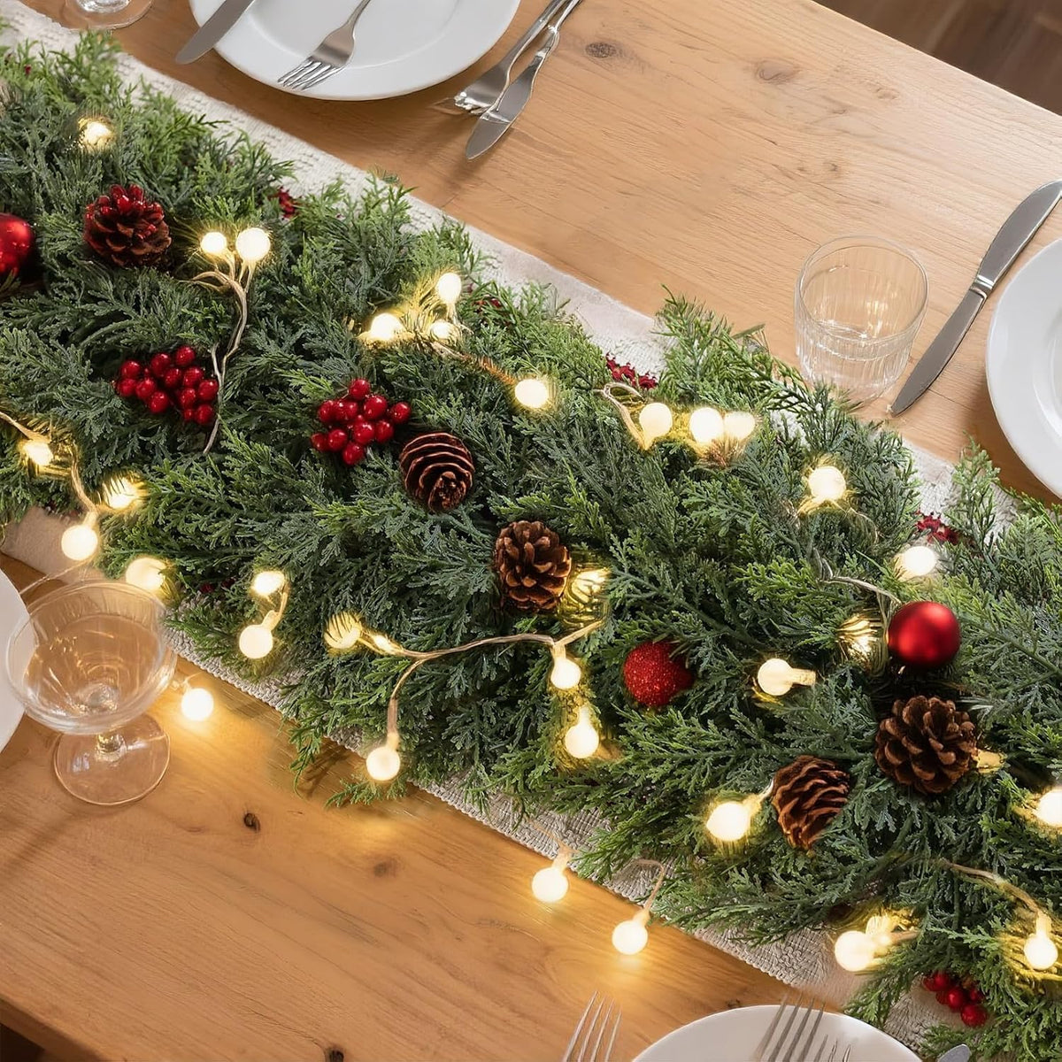 PUCACHI 6 Ft Christmas Garland,Real Touch Christmas Cedar Garland,Faux Lush Cedar Pine Garland,Artificial Greenery Garland for Table,Mantle, Fireplace,Window,Indoor,Outdoor Christmas Decorations